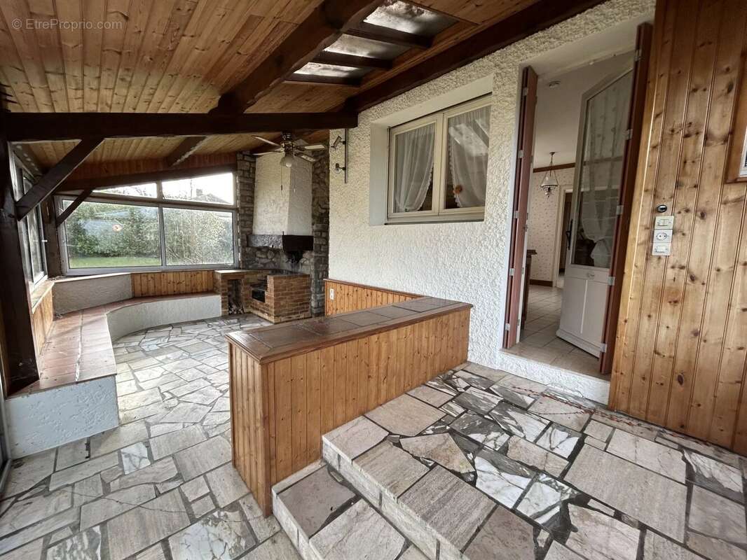 Maison à MONCOUTANT