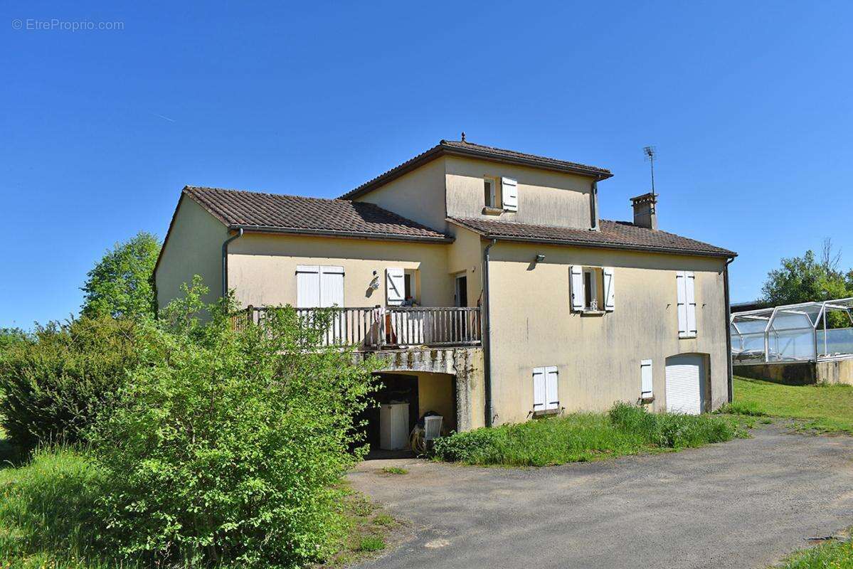 Maison à SAINT-GENIES