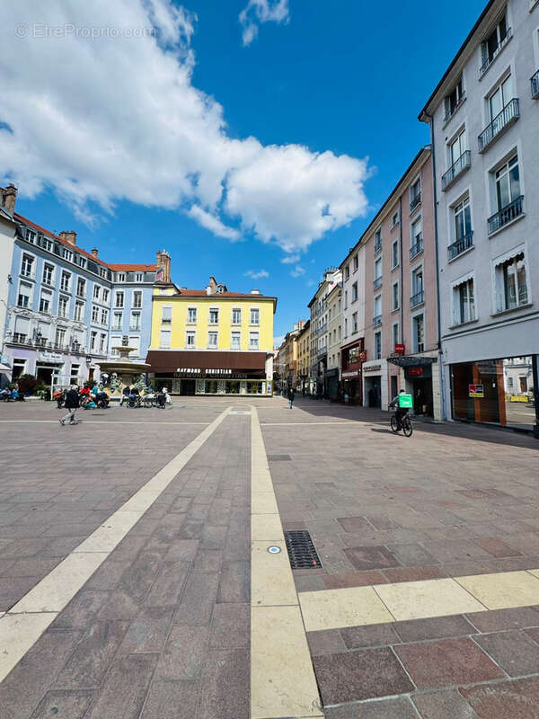 Commerce à GRENOBLE