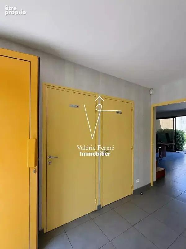 Local Professionnel, 78 m2, plain-pied, 3 places de stationnement privatives - Pessac-Centre. - photo 3