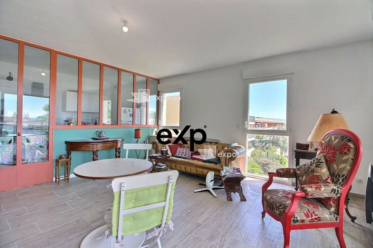 Appartement à VILLENEUVE-LES-AVIGNON