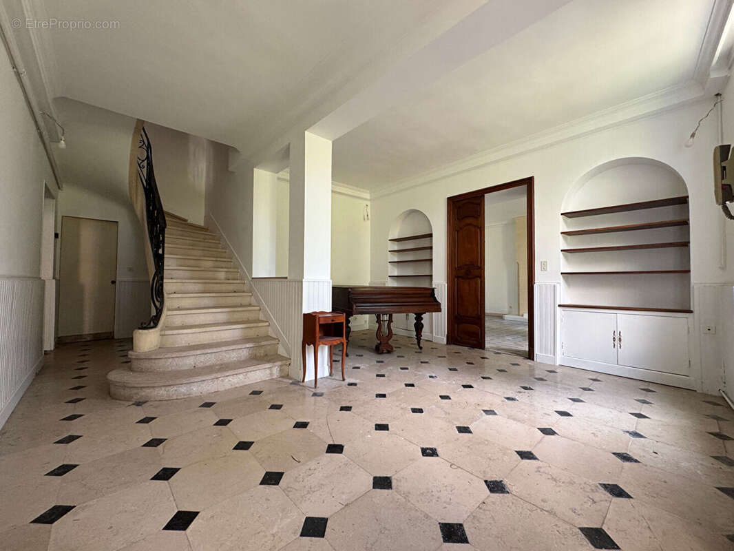 Autre à MARSEILLE-12E