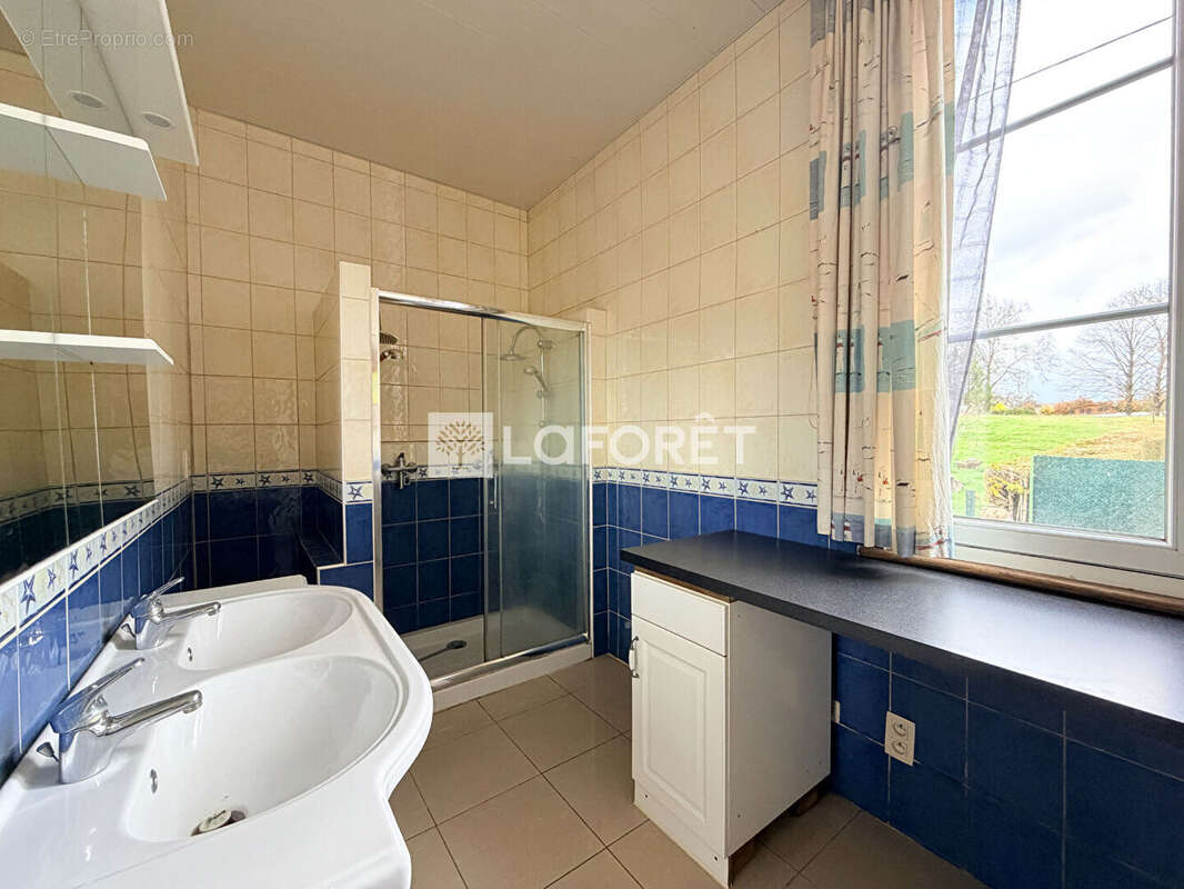 Maison à SAINT-JEAN-SUR-TOURBE