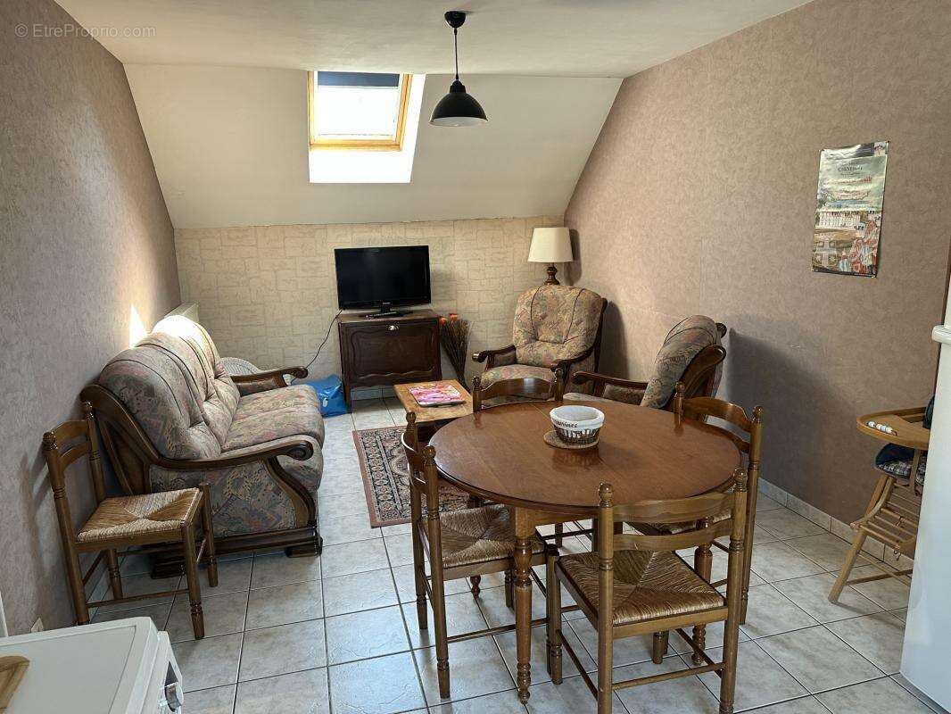 Appartement à COUR-CHEVERNY