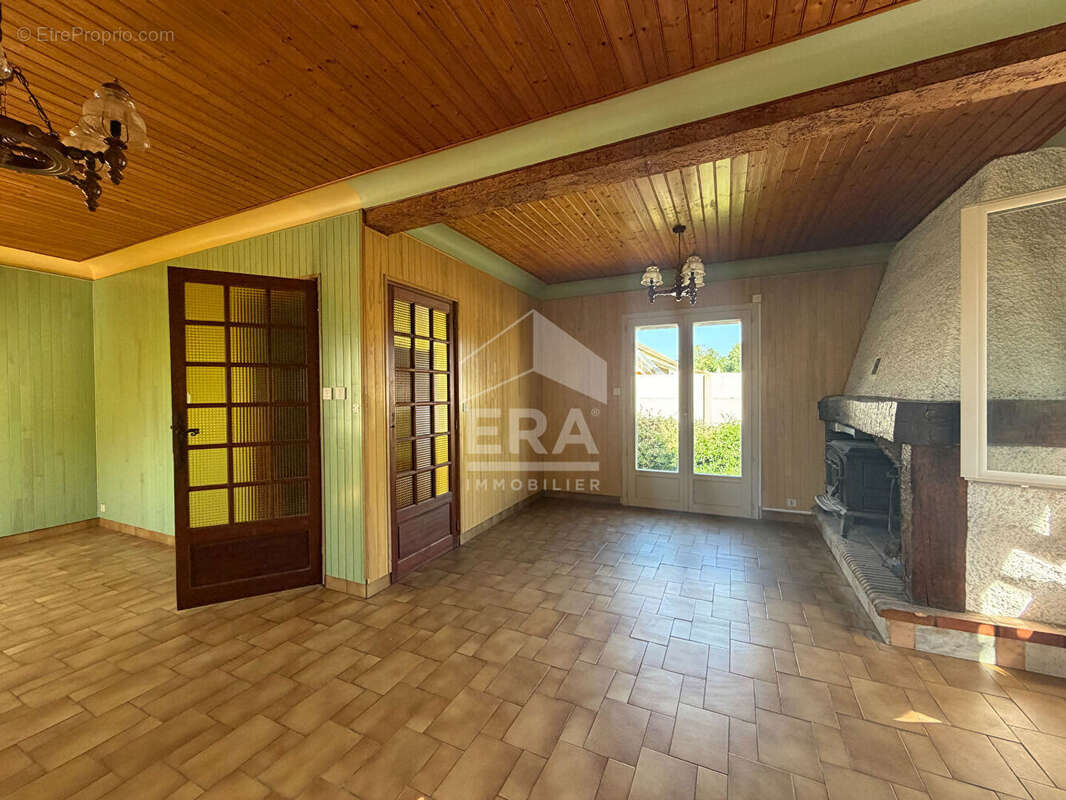 A Magné, belle maison familiale de 133 m² sur terrain clos et arboré - photo 5