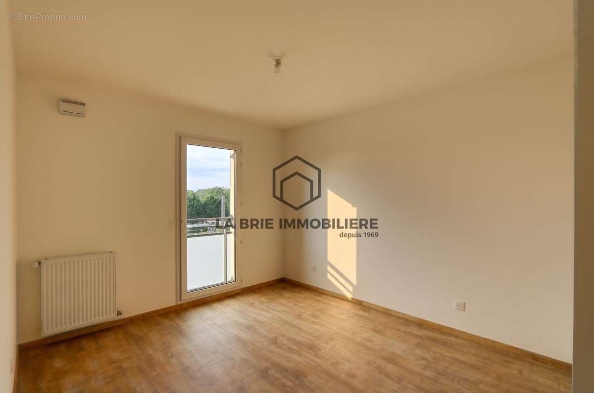 Appartement 61 m² à Mennecy  - photo 7