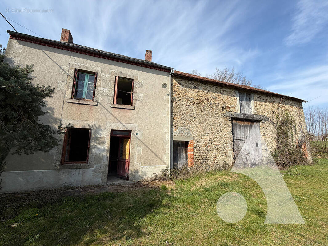Maison à PIONNAT