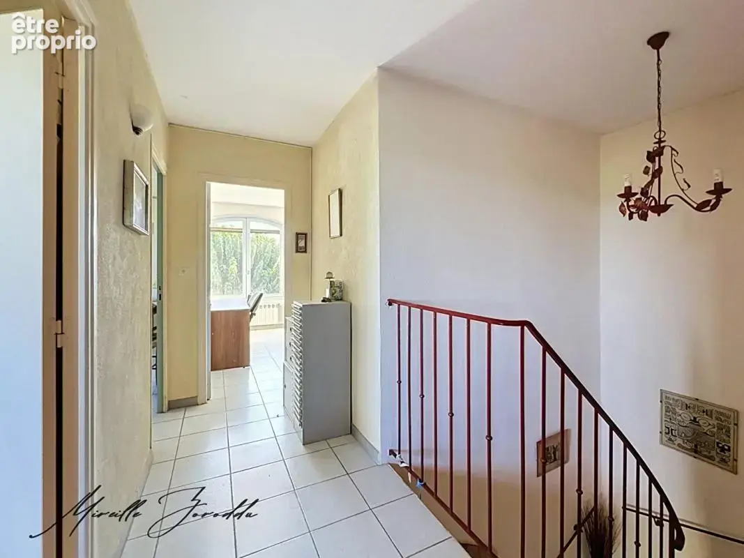 ARLES MAS de 9 pièces  de 202 m²   avec dépendance , garage - photo 6