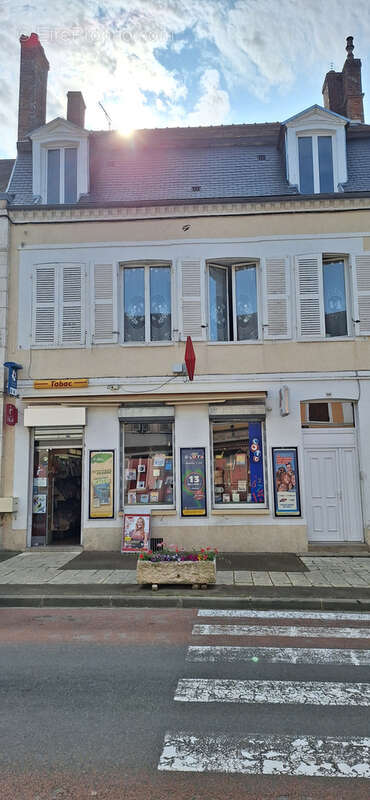 Appartement à VILLENEUVE-L'ARCHEVEQUE