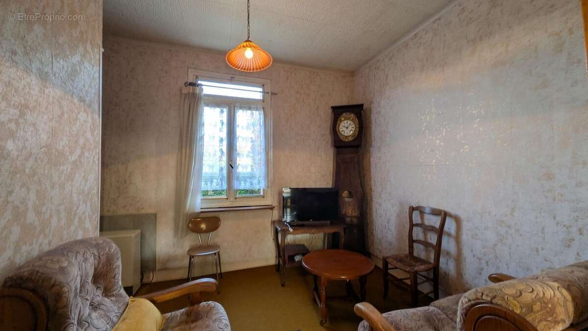 Maison à LA BATIE-MONTGASCON