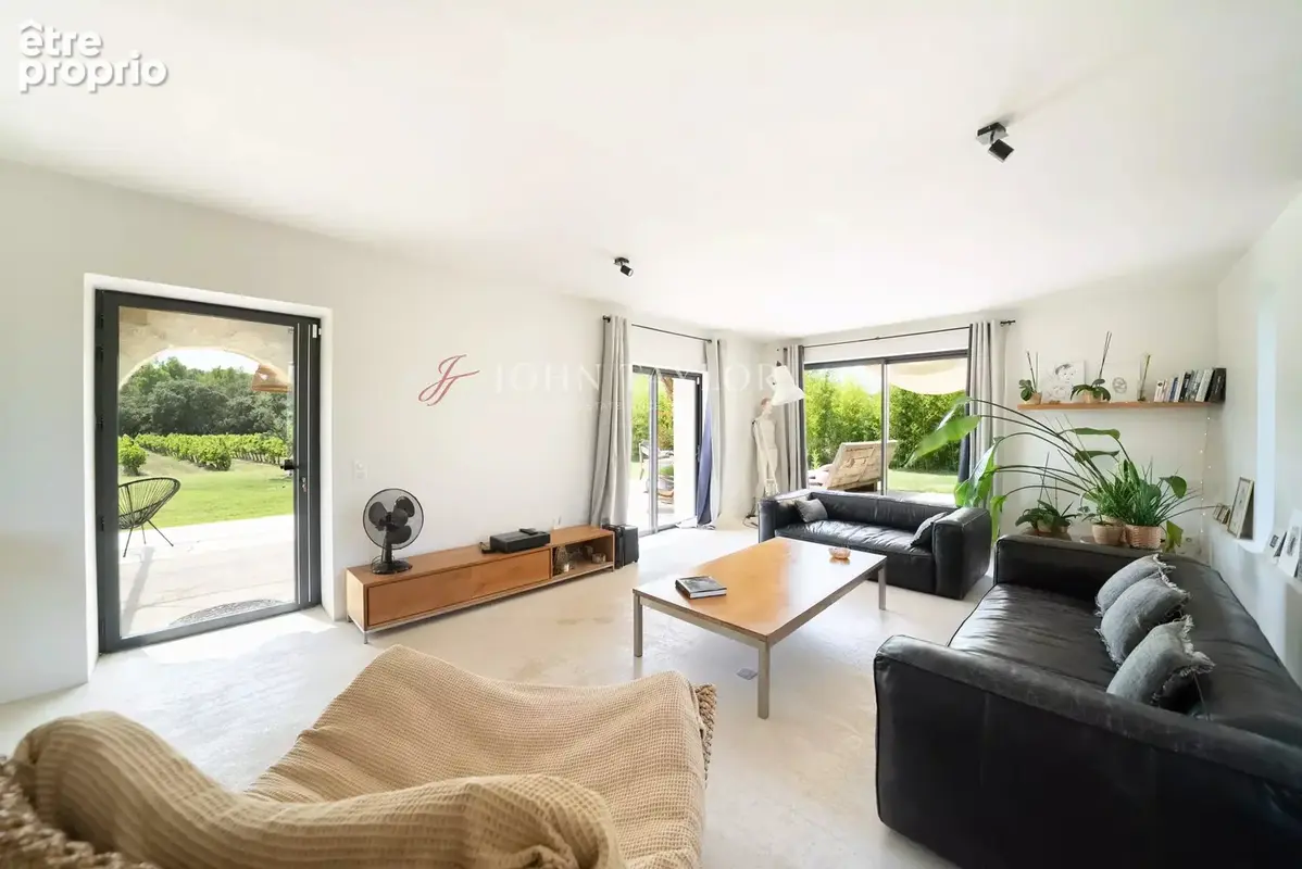 Superbe maison en pierre avec piscine à Vaugines - photo 5