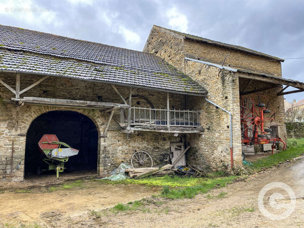 Maison à FONTENAY-PRES-VEZELAY