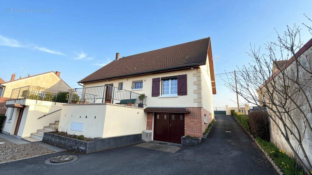 Maison à CAUFFRY