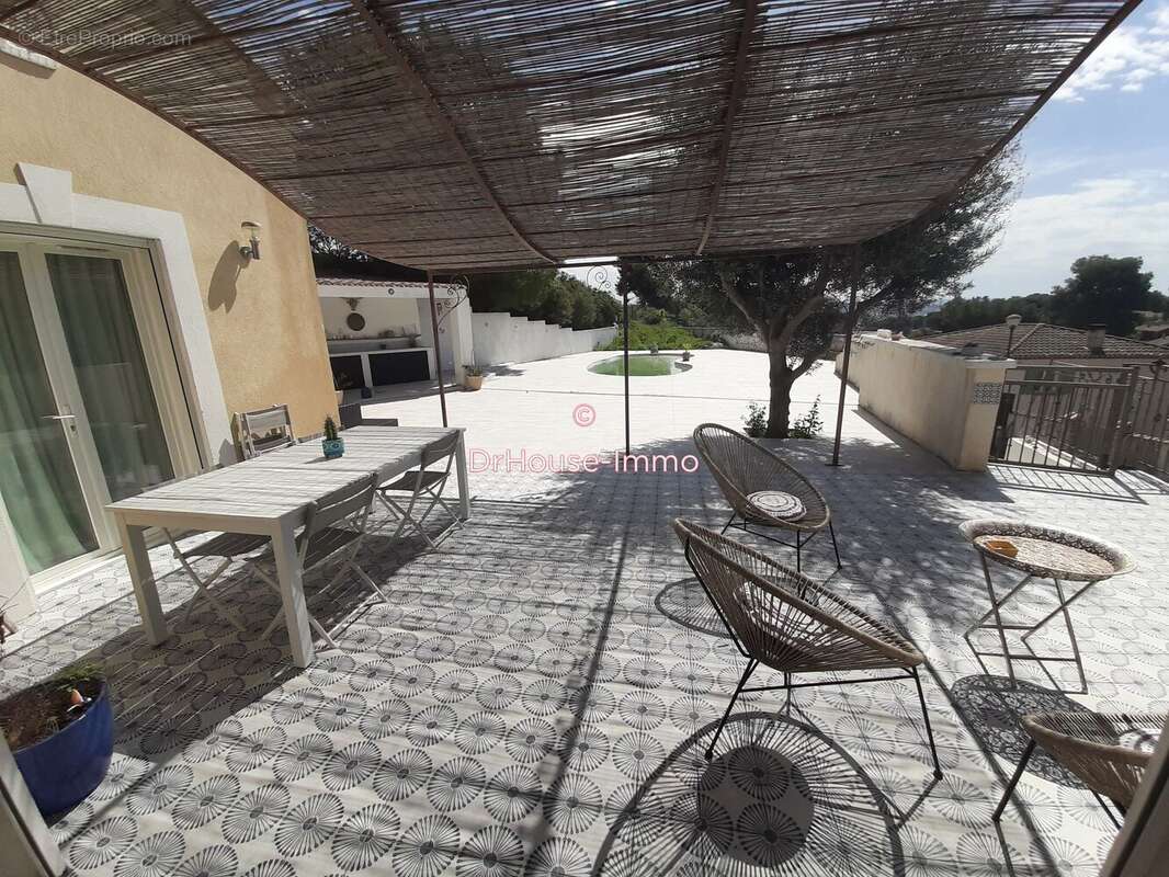 Maison 140 m² à Velaux  - photo 5