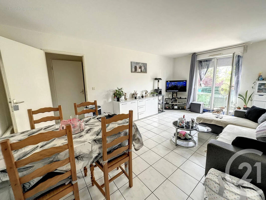 Appartement à VILLENEUVE-SUR-YONNE