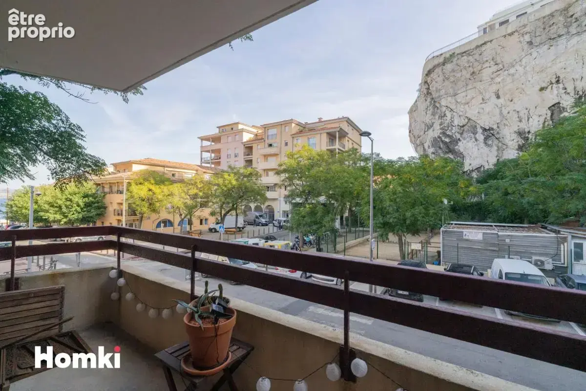 Appartement T2 de 48 m² à Marseille 13007, Boulevard Augustin Cieussa - photo 2