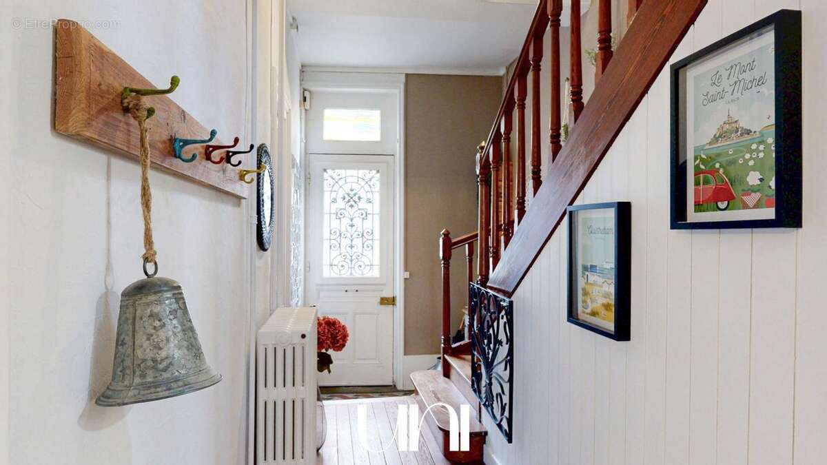 Maison à MEZIDON-CANON