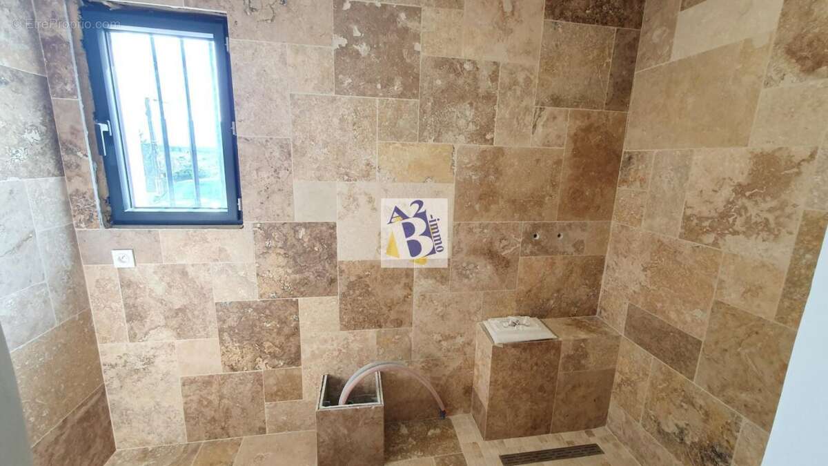 Maison à RUELLE-SUR-TOUVRE