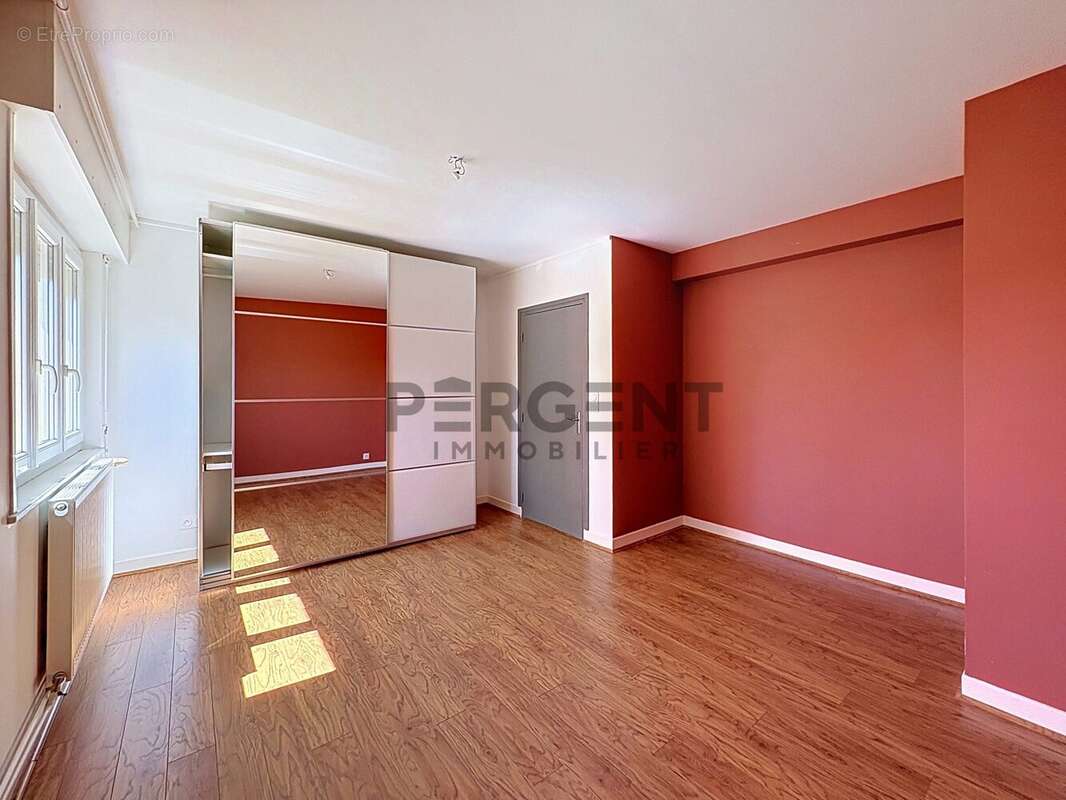 Maison 226 m² à Charleville-Mezieres  - photo 9