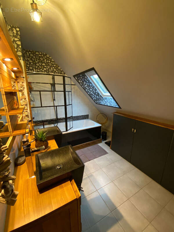 Maison à JUGON-LES-LACS