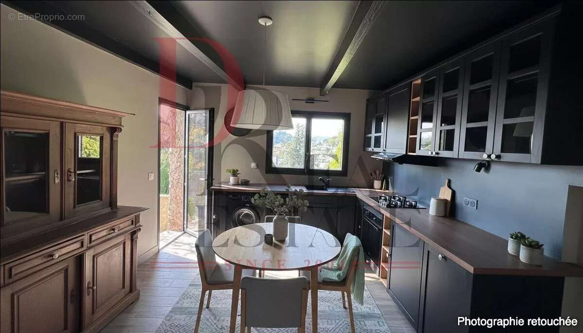 Appartement à LA TURBIE