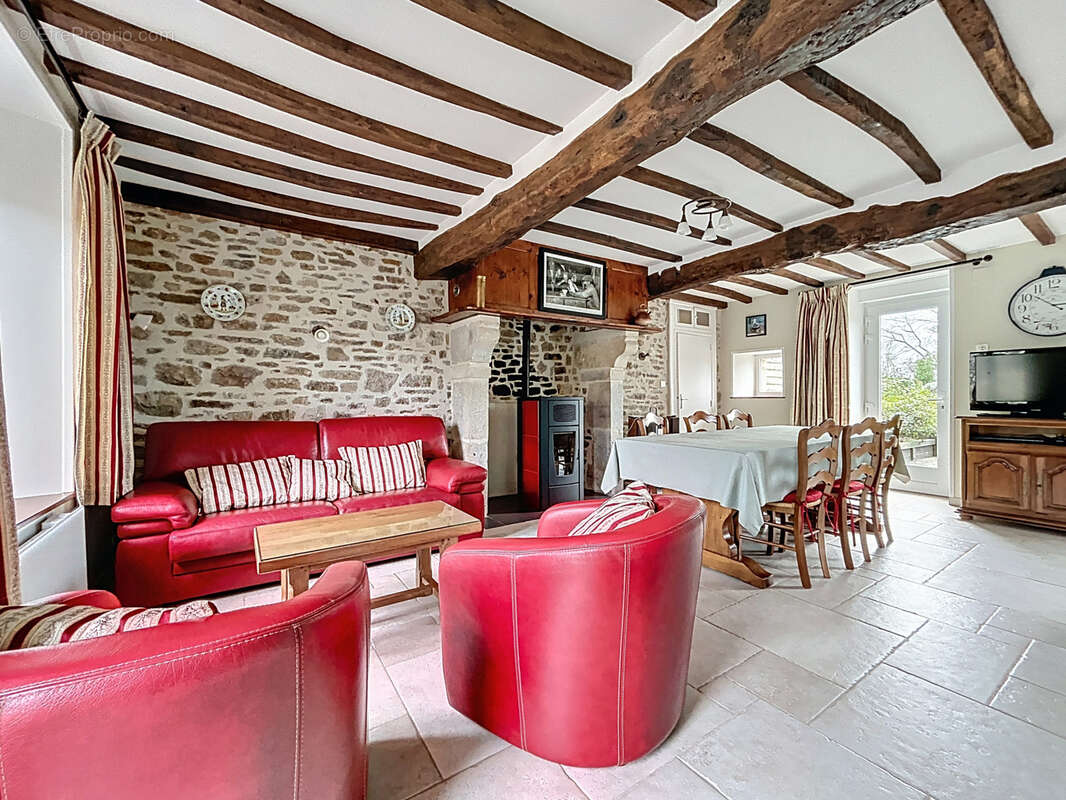 Maison à SAINT-MAURICE-EN-COTENTIN