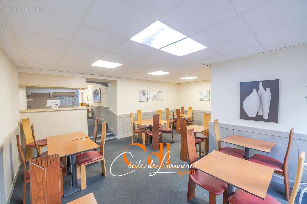 Photo 5 - Commerce à LANDIVISIAU