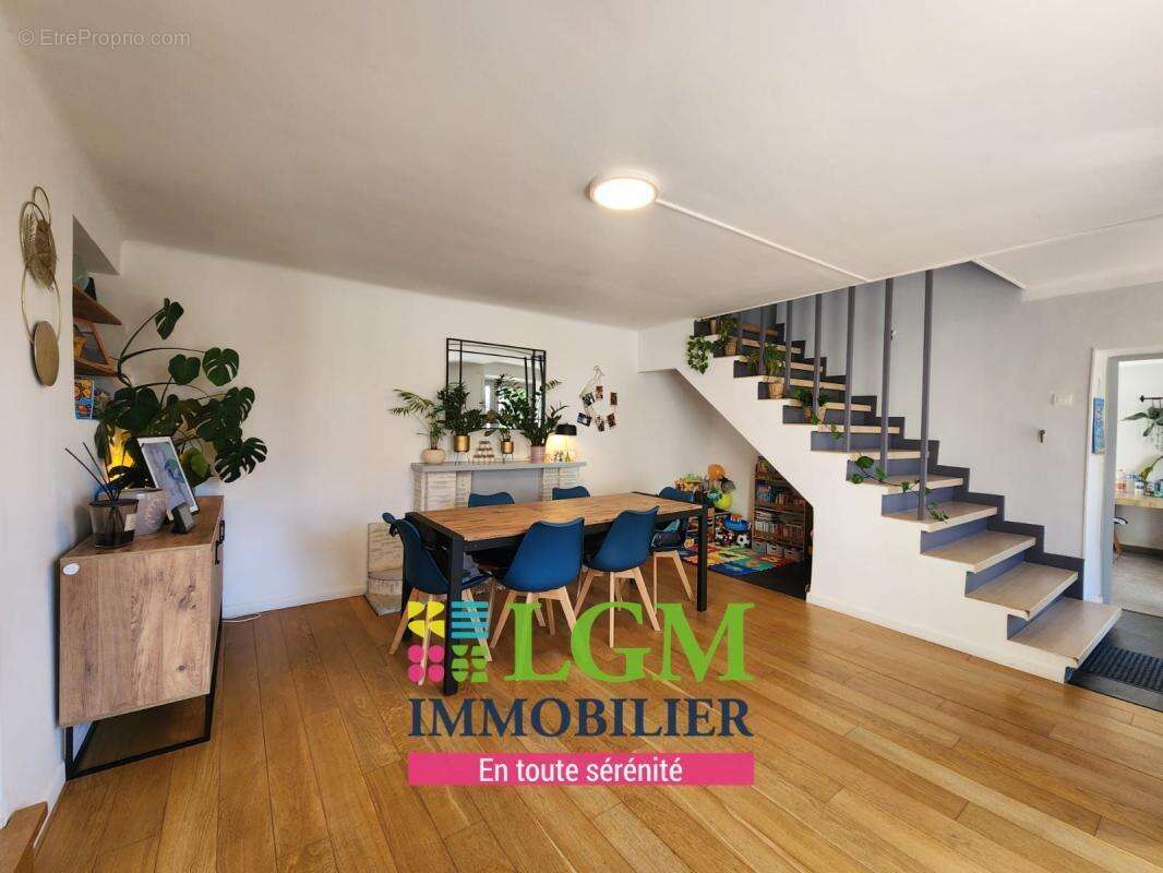 Maison à BOISSET-ET-GAUJAC