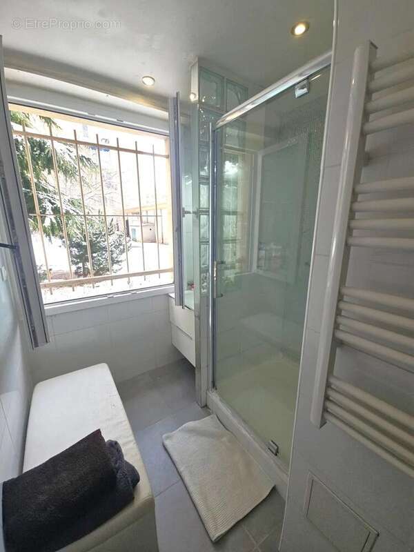 Appartement à PARIS-12E