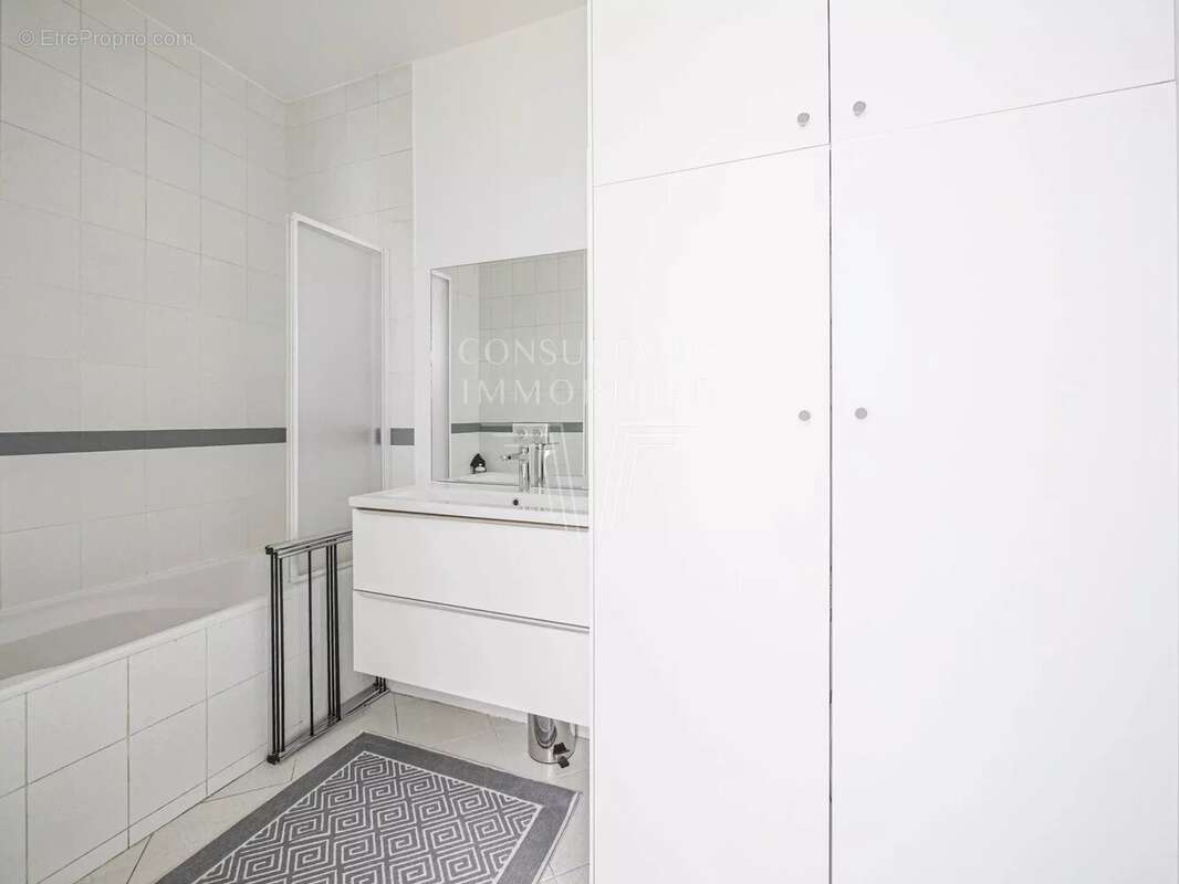 Appartement à NEUILLY-SUR-SEINE