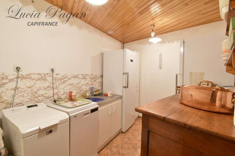 Maison à MONTOULIERS