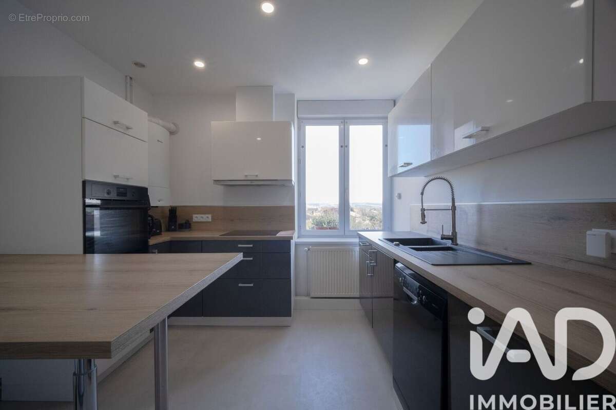 Photo 3 - Appartement à SAINT-PRIVAT-LA-MONTAGNE