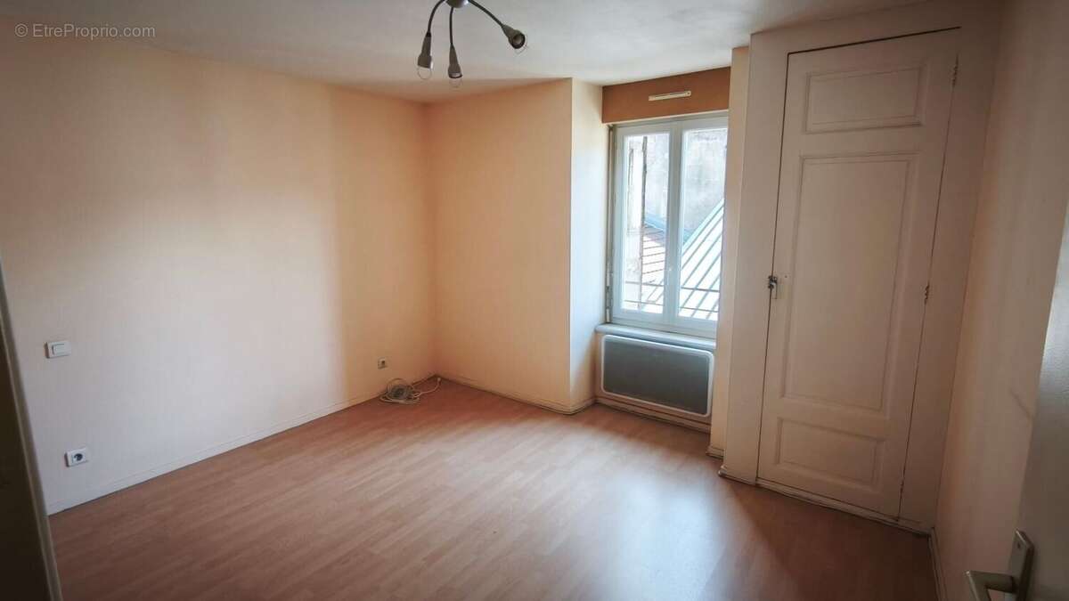 Appartement 280 m² à Saint-Rambert-En-Bugey  - photo 3