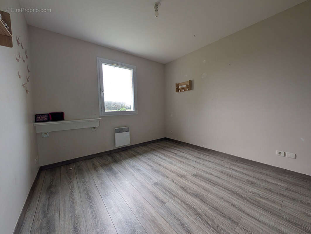 Maison à CHAMPAGNE-SAINT-HILAIRE