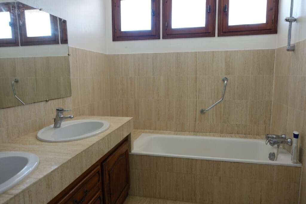 Maison à FOURQUES-SUR-GARONNE