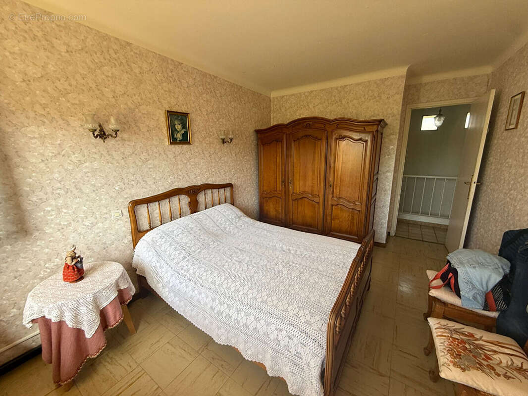 Maison familiale de 105 m² avec 4 chambres, garage motorisé et jardin à Grazailles - photo 12