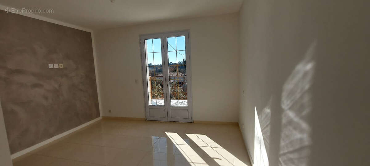 Nouveaute neoprovencale 5 p -157 m2 sur 1500 m2 de terrain- - photo 8
