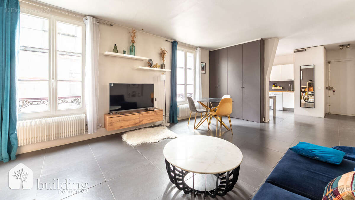 Appartement à PARIS-17E