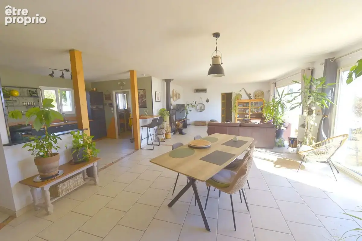 Maison 195 m² à Saint-Georges-De-Didonne  - photo 3