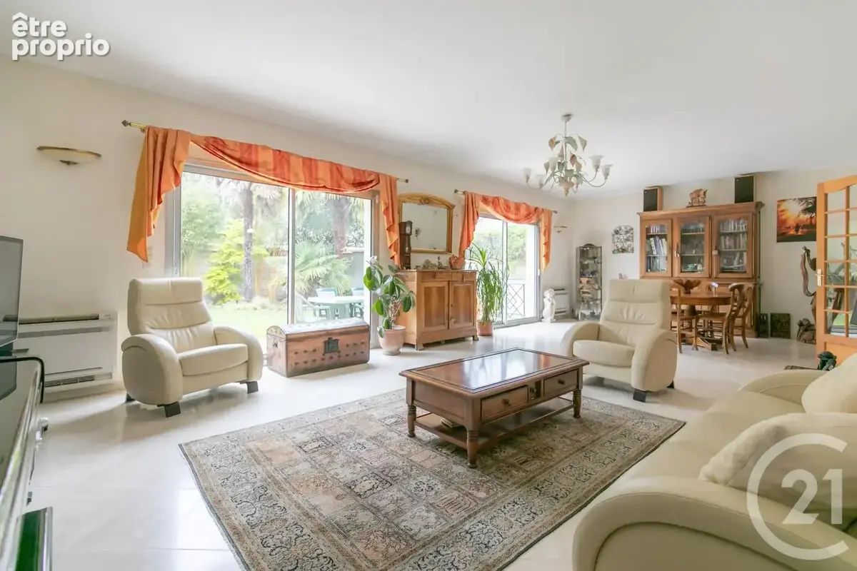 Maison 154 m² à Saint-Maur-Des-Fosses  - photo 2