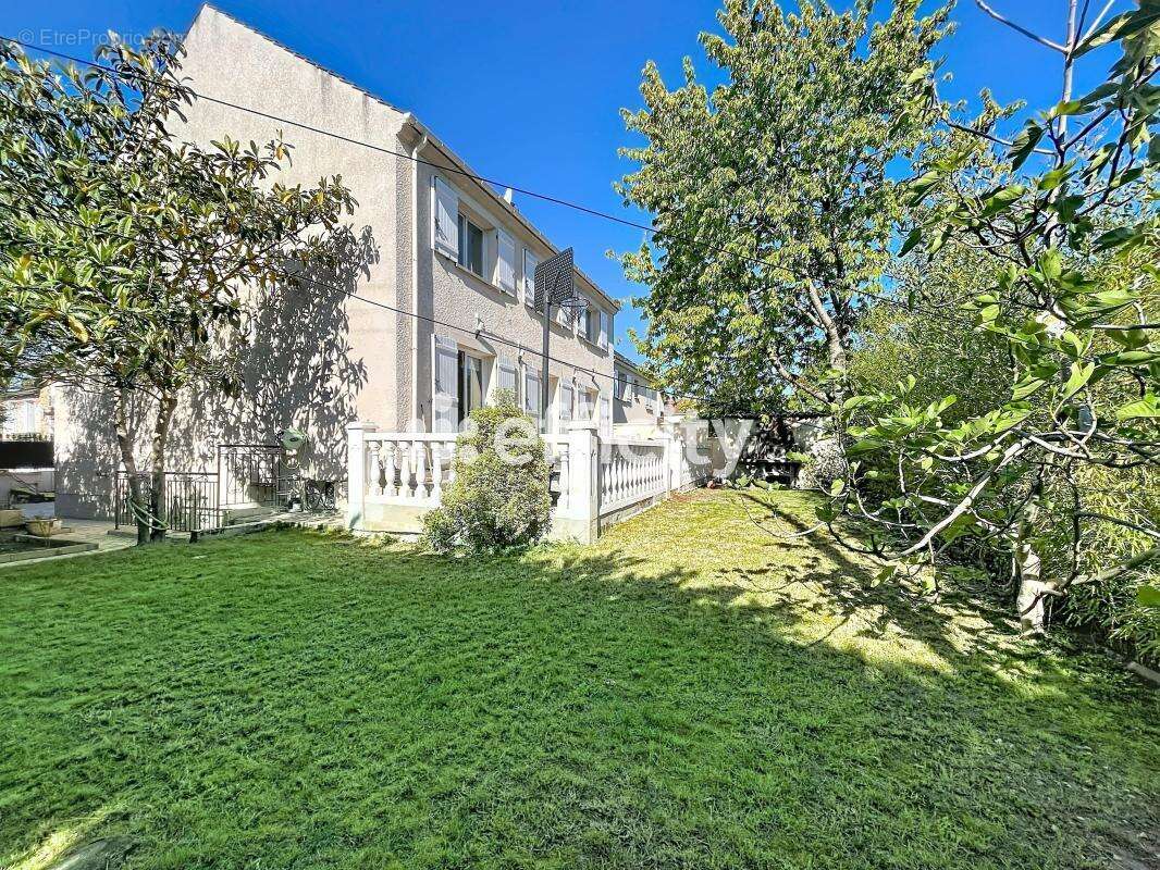 Maison à CLICHY-SOUS-BOIS