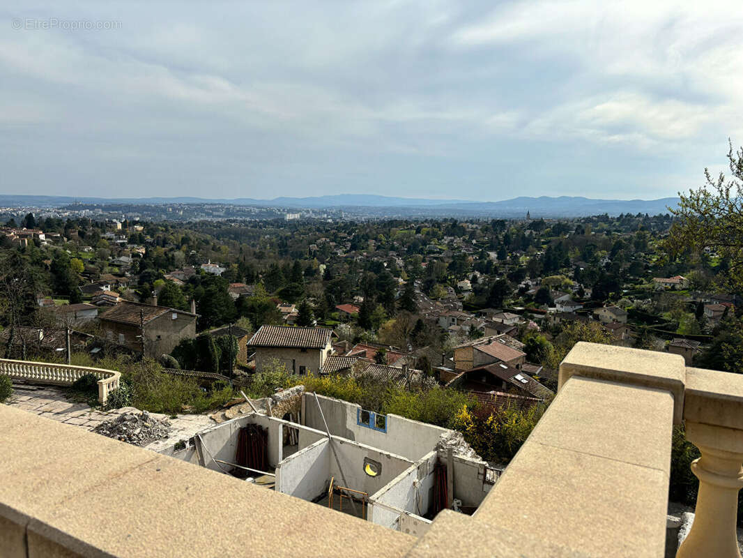 Terrain à SAINT-CYR-AU-MONT-D&#039;OR