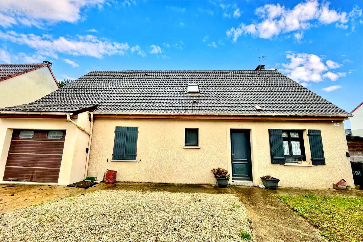 Maison à FAREMOUTIERS