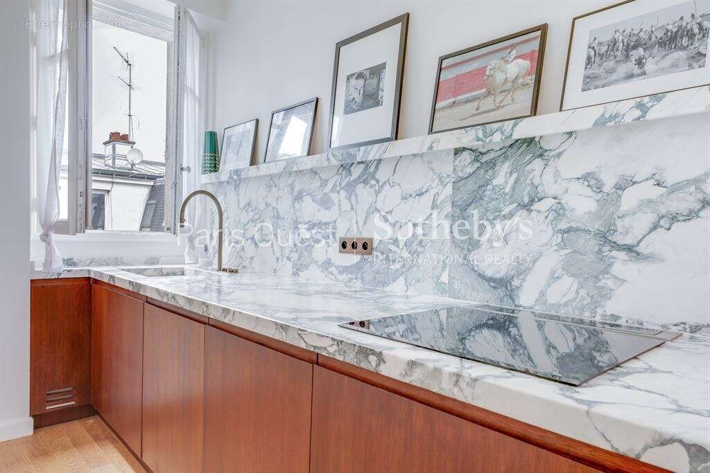Appartement à PARIS-17E