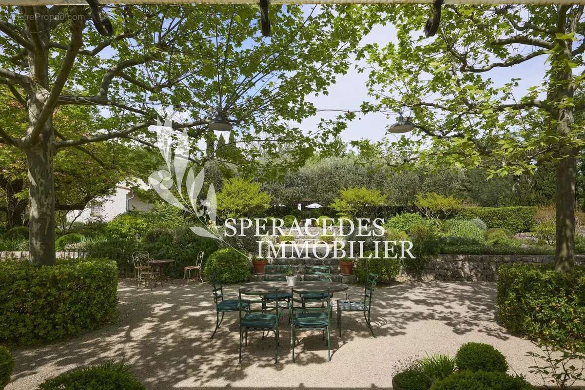 Maison à PEYMEINADE