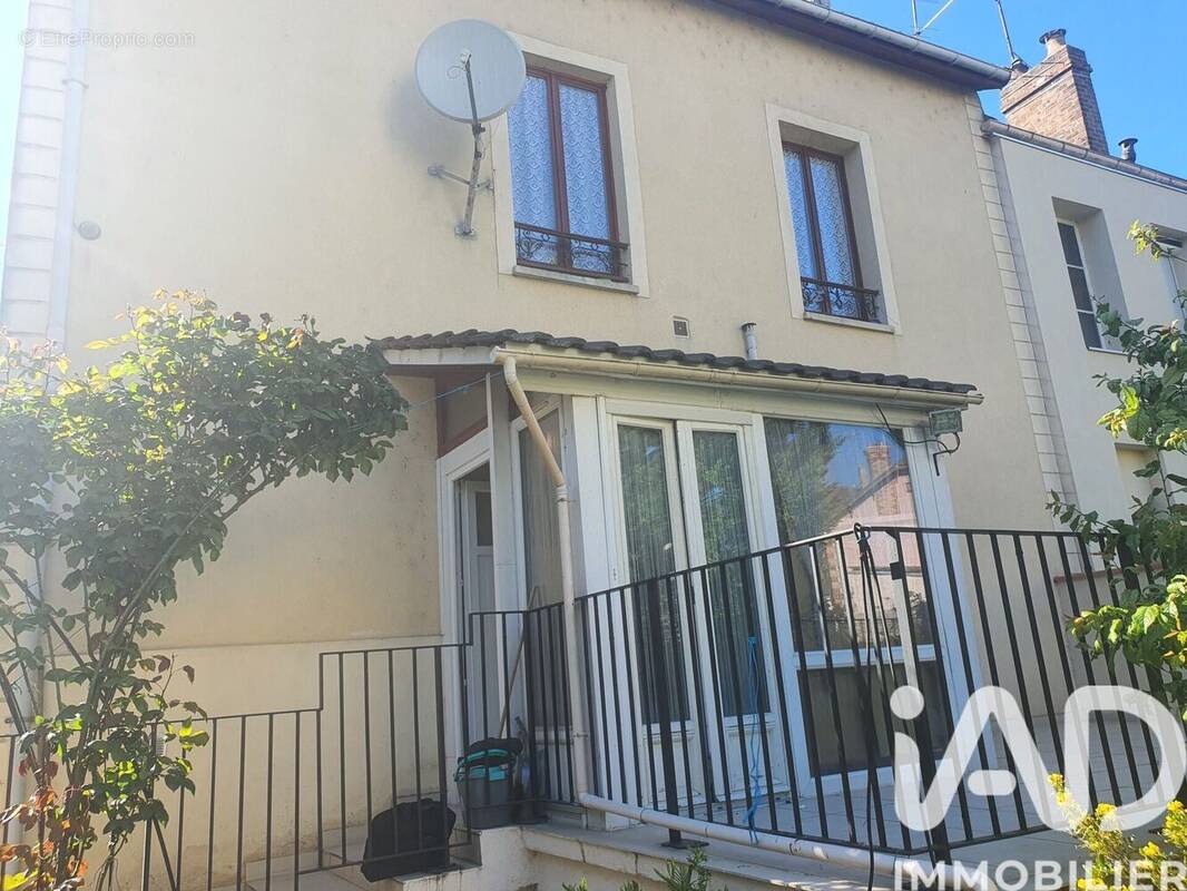 Photo 1 - Maison à MONTEREAU-FAULT-YONNE