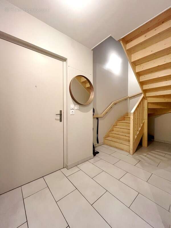 Appartement à MEYZIEU