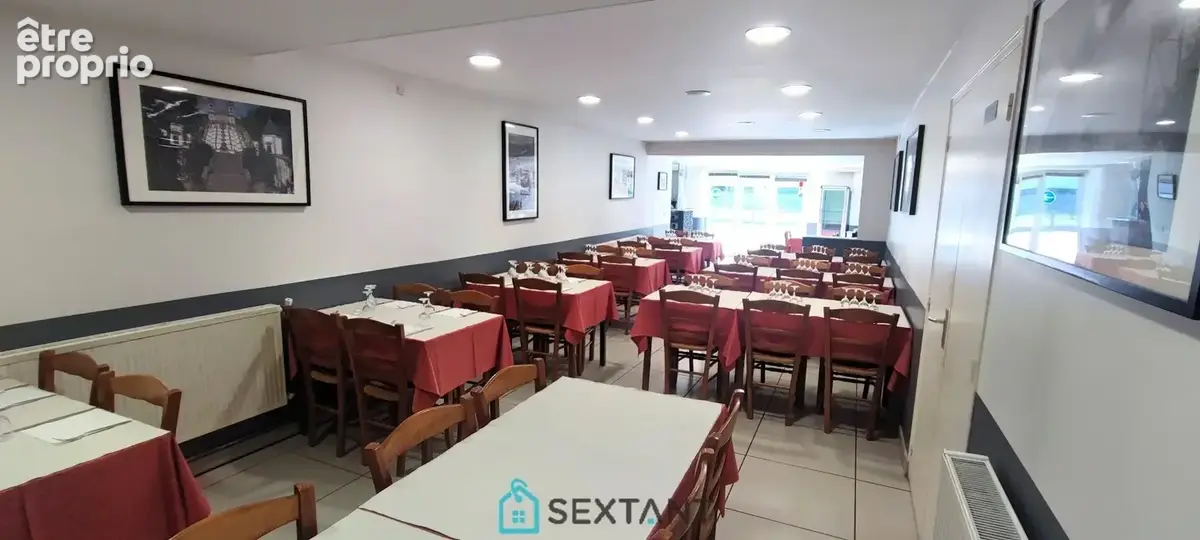 Immeuble avec local commercial + appartement T3 - photo 1