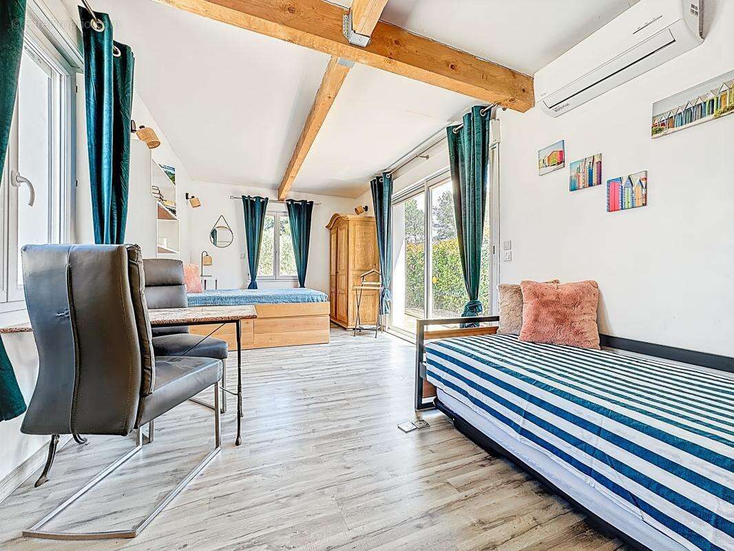 Maison à ROQUEBRUNE-SUR-ARGENS