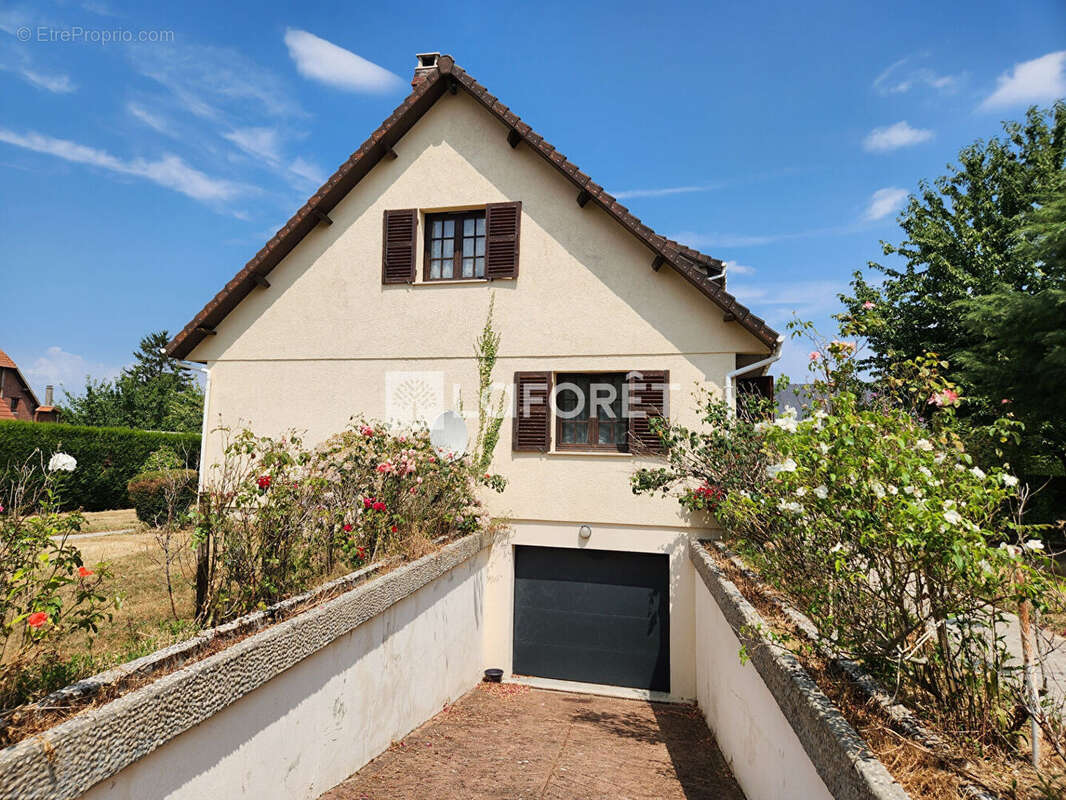 Maison familiale 6 chambres 160 m2 avec jardin - Thuit Anger - photo 5